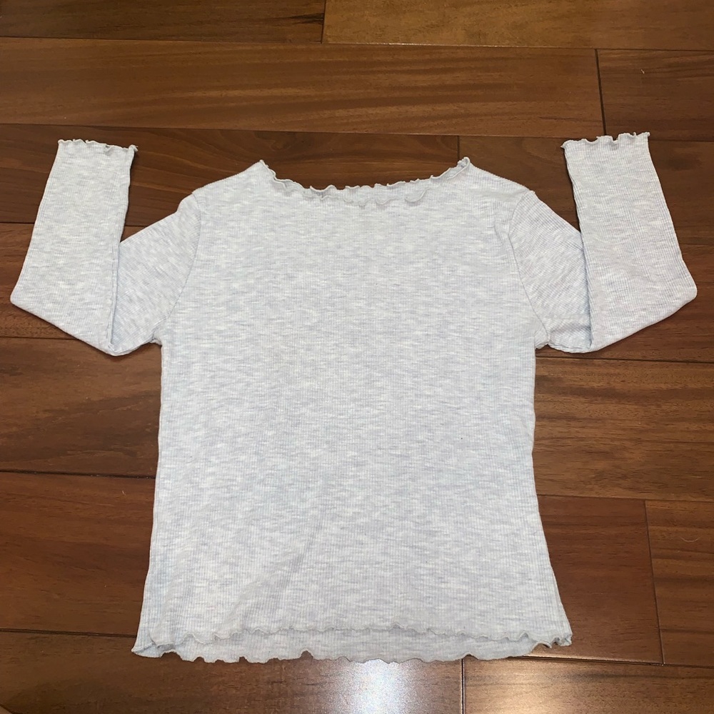 Grey quarter sleeve shirt